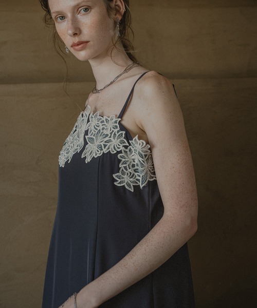 et.UNiVER(エトユニベール)の「Layered tulle dress(ドレス・レディース・カーキブラウン/ブルー/ブラック・SMALL/MEDIUM/LARGE)」の17枚目の写真