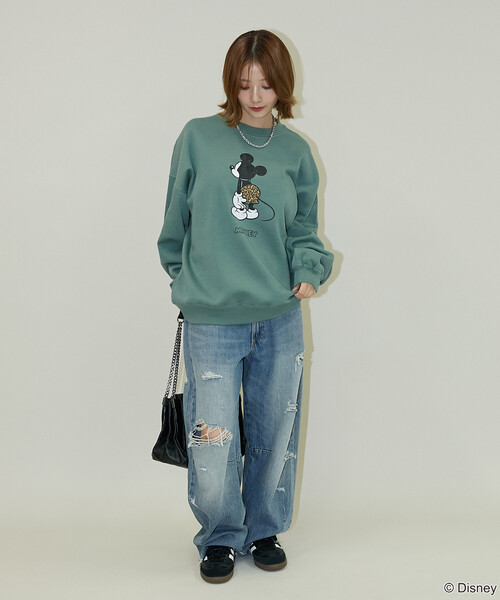 Disney(ディズニー)の「PUBLUX/パブリュクス 別注 MICKEY MOUCE GRAPHIC SWEAT/ミッキーマウスプリントスウェット(限定展開)(スウェット・メンズ・オリーブ/ライトグレー/チャコールグレー・LARGE/MEDIUM/SMALL)」の9枚目の写真