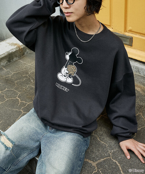 Disney(ディズニー)の「PUBLUX/パブリュクス 別注 MICKEY MOUCE GRAPHIC SWEAT/ミッキーマウスプリントスウェット(限定展開)(スウェット・メンズ・オリーブ/ライトグレー/チャコールグレー・LARGE/MEDIUM/SMALL)」の15枚目の写真