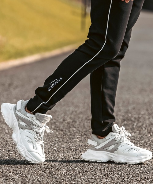 1PIU1UGUALE3 RELAX(ウノピゥウノウグァーレトレ リラックス