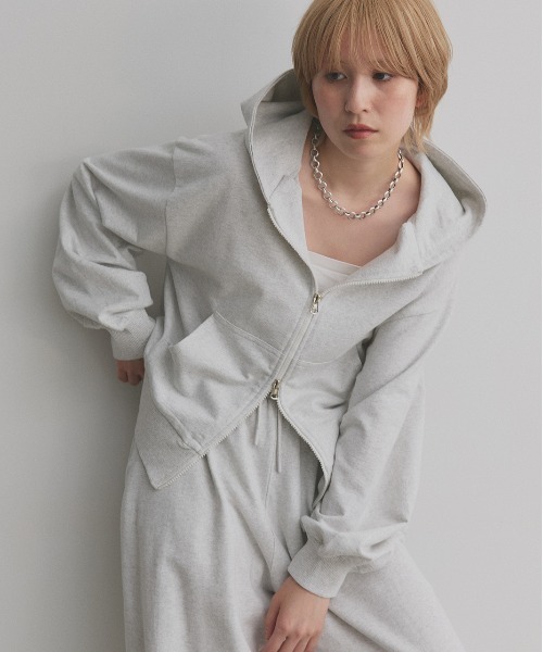 ad thie（アドティエ）の「ダブルジップ スウェットパーカー（パーカー・レディース・ブラウン/チャコール/ブラック/レッド/杢グレー/オートミール・MEDIUM/LARGE）」の9枚目の写真