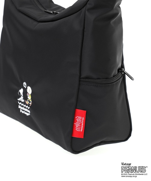 Manhattan Portage(マンハッタンポーテージ)の「BED-STUY SHOULDER BAG FLIGHT NYLON BACKING PEANUTS 25(ショルダーバッグ・レディース・ブラック・MEDIUM)」の12枚目の写真