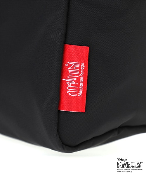 Manhattan Portage(マンハッタンポーテージ)の「BED-STUY SHOULDER BAG FLIGHT NYLON BACKING PEANUTS 25(ショルダーバッグ・レディース・ブラック・MEDIUM)」の18枚目の写真
