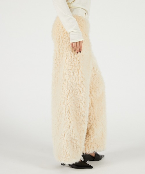 PRANK PROJECT(プランクプロジェクト)の「シンセティックファーパンツ / Synthetic Fur Pants(その他パンツ・レディース・グレー/オフホワイト・36/38)」の7枚目の写真