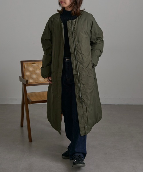NANGA(ナンガ)の「【NANGA】NO COLLAR DOWN COAT ND2442-1C600(ダウンジャケット/コート・レディース・カーキ/アイボリー/ブラック・L/M/S)」の4枚目の写真