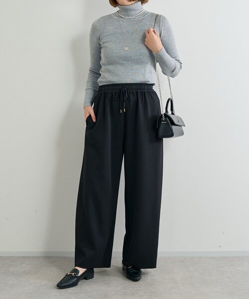 un dix cors（アンディコール）の「《オンオフ選ばず活躍》サンディカットジョーゼットカーブパンツ（スラックス・レディース・ブラック/オフホワイト/ライトグレー・FREE）」の17枚目の写真