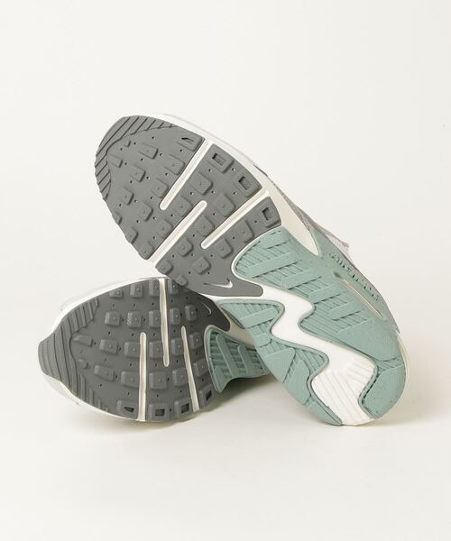 NIKE（ナイキ）の「ナイキ  ナイキ エア マックス エクシー（スニーカー・メンズ・グレー・27.0cm/26.0cm/28.0cm/26.5cm/27.5cm/25.5cm/25.0cm）」の3枚目の写真