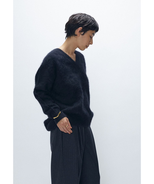 1er Arrondissement(プルミエアロンディスモン)の「FOXカシミアVネックプルオーバー(ニット/セーター・レディース・ベージュ/ピンク系その他4/ブラック系その他3・FREE)」の1枚目の写真