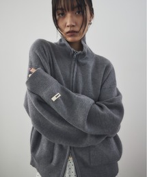 ドライバーズニット」に該当するグレー/灰色系のファッション