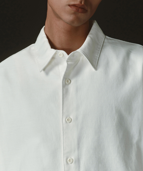MUSINSA STANDARD（ムシンサスタンダード）の「リラックスドバックサテンシャツ[ホワイト]（シャツ/ブラウス・メンズ・その他・SMALL/MEDIUM/LARGE/X-LARGE/XX-LARGE）」の5枚目の写真