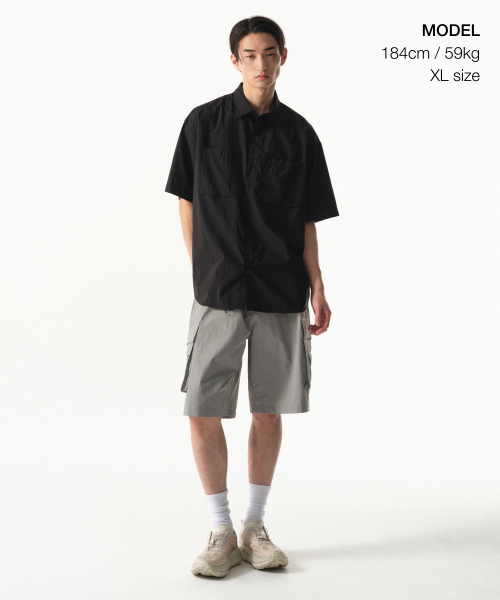 MUSINSA STANDARD（ムシンサスタンダード）の「[シティレジャー] ライトウェイトナイロンオーバーサイズ半袖シャツ[ブラック]（シャツ/ブラウス・メンズ・その他・SMALL/MEDIUM/LARGE/X-LARGE/XX-LARGE）」の2枚目の写真