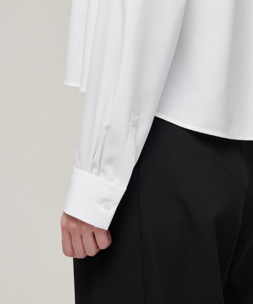 MUSINSA STANDARD WOMAN（ムシンサスタンダードウーマン）の「ウィメンズリラックスクロップシルキーシャツ[ホワイト]（シャツ/ブラウス・レディース・その他・SMALL/MEDIUM）」の9枚目の写真