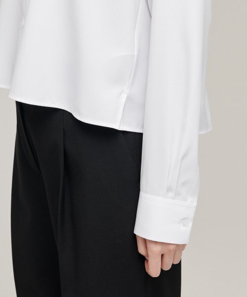 MUSINSA STANDARD WOMAN（ムシンサスタンダードウーマン）の「ウィメンズリラックスクロップシルキーシャツ[ホワイト]（シャツ/ブラウス・レディース・その他・SMALL/MEDIUM）」の10枚目の写真