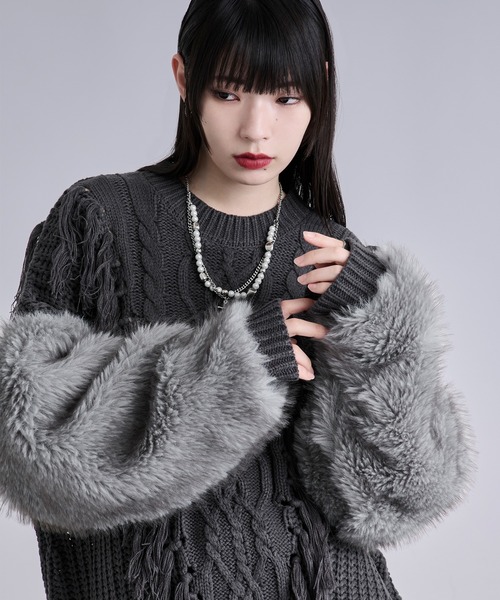 Ellno Loset（エルノロゼット）の「ソデファーケーブルキリカエニット（ニット/セーター・メンズ・チャコール/ブラック・SMALL/MEDIUM/LARGE）」の2枚目の写真