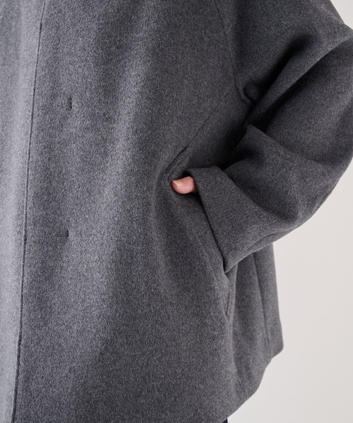 STUDIOUS（ステュディオス）の「【STUDIOUS】Cashmere Beaver Short Coat/カシミアビーバーショートステンカラーコート（ステンカラーコート・メンズ・ダークグレー/ブラック・1/2）」の9枚目の写真