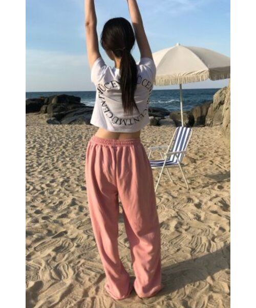 MUCENT(ムセント)の「シグニチャーバックラウンド円形ロゴクロップ半袖Tシャツ(ホワイト)(Tシャツ/カットソー・レディース・ホワイト・FREE)」の2枚目の写真