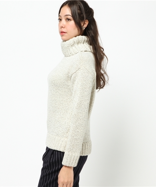 NATURAL BEAUTY BASIC(ナチュラルビューティーベーシック)の「チューブヤーンタートルニット(ニット/セーター・レディース・ホワイト系その他/ブルー/ネイビー・MEDIUM)」の5枚目の写真