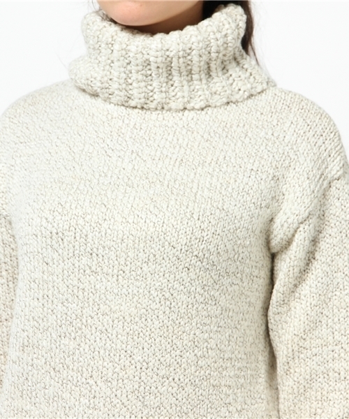 NATURAL BEAUTY BASIC(ナチュラルビューティーベーシック)の「チューブヤーンタートルニット(ニット/セーター・レディース・ホワイト系その他/ブルー/ネイビー・MEDIUM)」の8枚目の写真