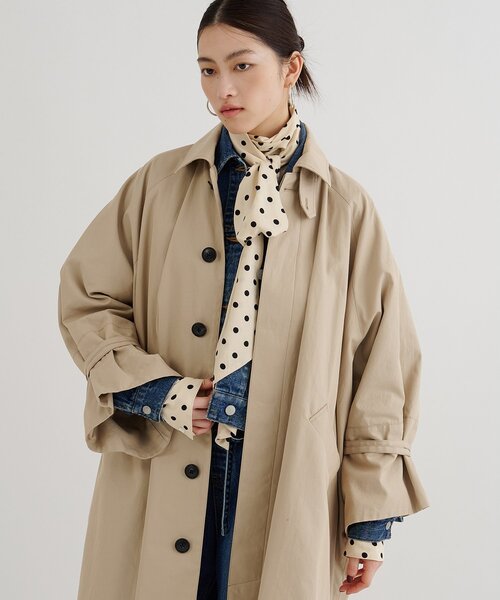 Whim Gazette（ウィムガゼット）の「ポンチョロングコート（ポンチョ・レディース・ネイビー/ベージュ・FREE）」の4枚目の写真