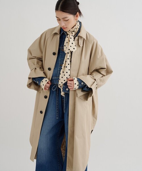 Whim Gazette（ウィムガゼット）の「ポンチョロングコート（ポンチョ・レディース・ネイビー/ベージュ・FREE）」の3枚目の写真