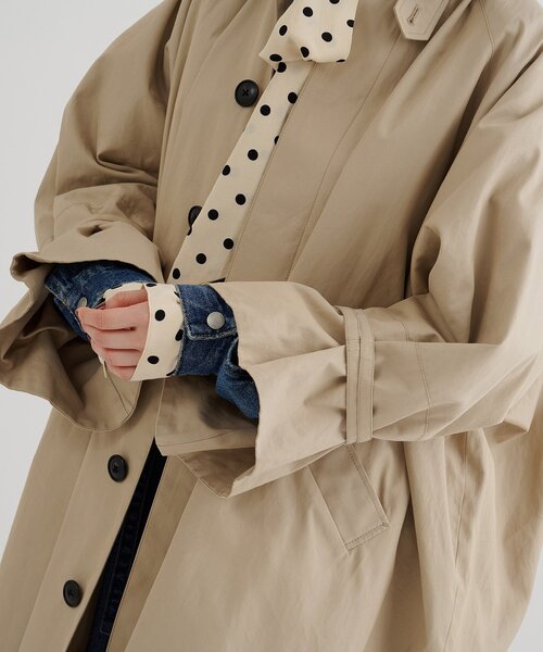 Whim Gazette（ウィムガゼット）の「ポンチョロングコート（ポンチョ・レディース・ネイビー/ベージュ・FREE）」の10枚目の写真