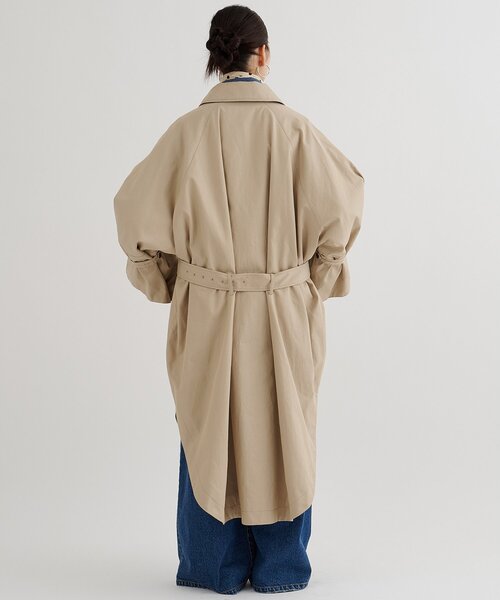 Whim Gazette（ウィムガゼット）の「ポンチョロングコート（ポンチョ・レディース・ネイビー/ベージュ・FREE）」の6枚目の写真