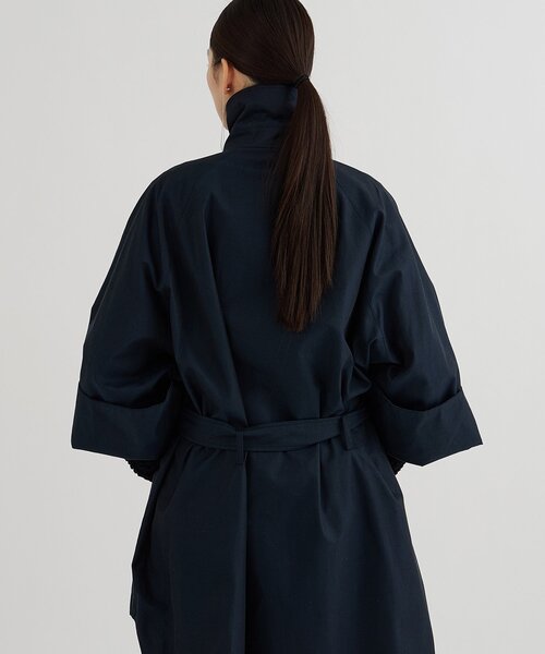 Whim Gazette（ウィムガゼット）の「ポンチョロングコート（ポンチョ・レディース・ネイビー/ベージュ・FREE）」の17枚目の写真