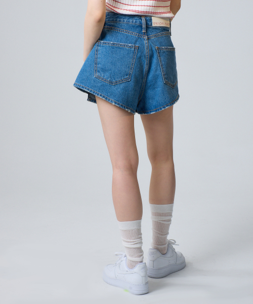 UNKNOWN PLANET(アンノウンプラネット)の「サイド切り替えミニデニムショーツブルー(その他パンツ・レディース・ブルー・SMALL/MEDIUM/LARGE)」の3枚目の写真