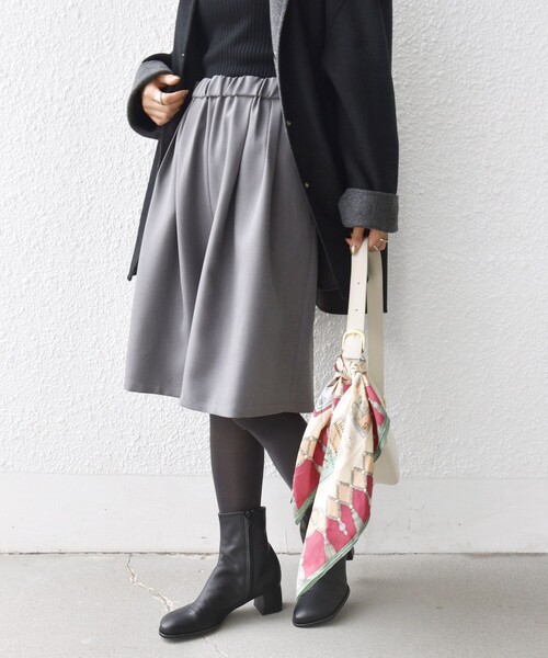 SHIPS(シップス)の「〈洗濯機可能〉ドロスト タック ハーフ パンツ(その他パンツ・レディース・ダークグレー/グレー/ブラック・ONE SIZE)」の3枚目の写真