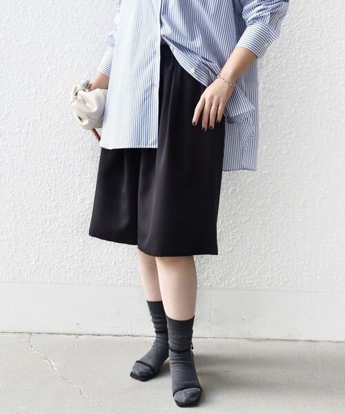 SHIPS(シップス)の「〈洗濯機可能〉ドロスト タック ハーフ パンツ(その他パンツ・レディース・ダークグレー/グレー/ブラック・ONE SIZE)」の11枚目の写真