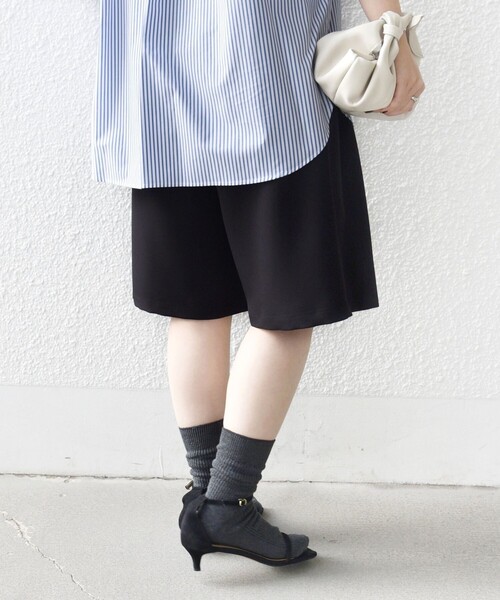 SHIPS(シップス)の「〈洗濯機可能〉ドロスト タック ハーフ パンツ(その他パンツ・レディース・ダークグレー/グレー/ブラック・ONE SIZE)」の12枚目の写真