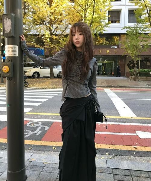 KIMZISU(キムジス)の「Ribbed Shirring Highneck Top _ BLACK(Tシャツ/カットソー・レディース・ブラック・SMALL/MEDIUM)」の7枚目の写真