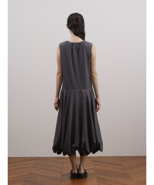 PEEVES PEEVES(フィブス フィブス)の「Shirred V-Neck Volume Dress / Deep Purple(ワンピース・レディース・その他・OS)」の3枚目の写真