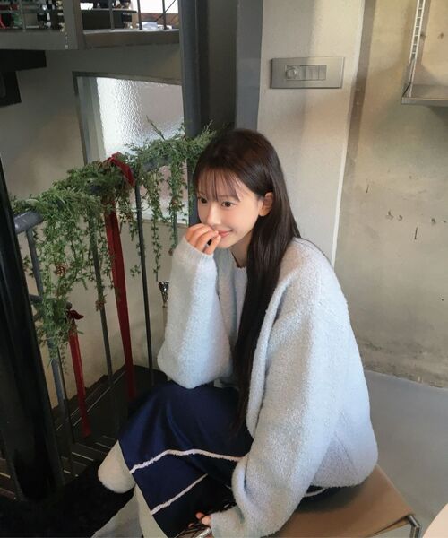 MICANE(ミケーネ)の「リベールオーバーサイズブークルニット(ニット/セーター・レディース・スカイブルー/ブラック/クリーム・SMALL/MEDIUM/LARGE/X-LARGE)」の5枚目の写真