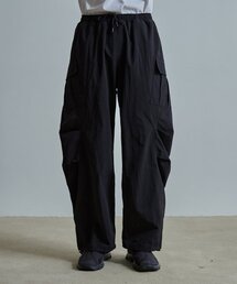 CURVED LINE PARACHUTE CARGO PANTS (BLACK)