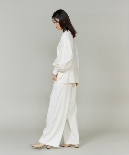 INED（イネド）の「圧縮スムースドッキングニットプルオーバー【セットアップ対応】（Tシャツ/カットソー・レディース・アイボリー/チャコールグレー・11号/9号）」の8枚目の写真