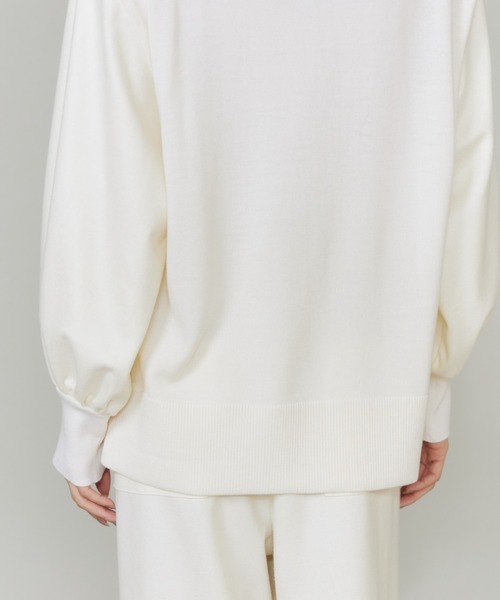 INED（イネド）の「圧縮スムースドッキングニットプルオーバー【セットアップ対応】（Tシャツ/カットソー・レディース・アイボリー/チャコールグレー・11号/9号）」の16枚目の写真