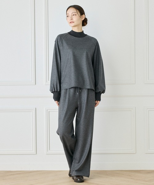 INED（イネド）の「圧縮スムースドッキングニットプルオーバー【セットアップ対応】（Tシャツ/カットソー・レディース・アイボリー/チャコールグレー・11号/9号）」の5枚目の写真