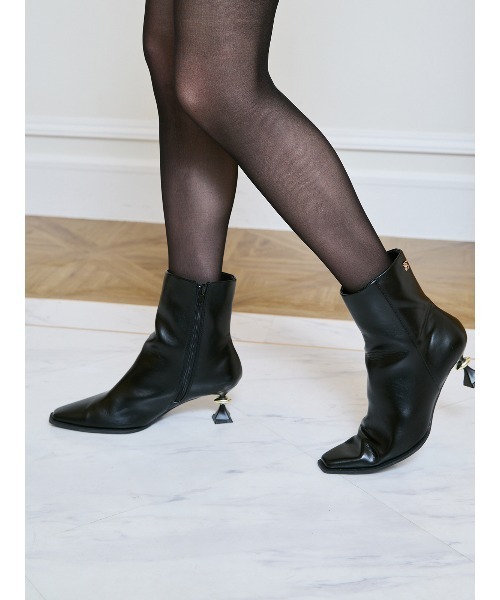 EIMY ISTOIRE（エイミーイストワール）の「デザインヒールスクエアトゥブーツ（ブーツ・レディース・ブラック/ブラウン・L/M/S）」の3枚目の写真