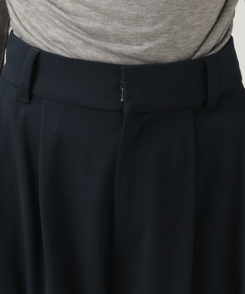 BAYFLOW（ベイフロー）の「【KARENさんコラボ】スラックス（スラックス・レディース・グレイッシュベージュ/ネイビー・SMALL/MEDIUM）」の17枚目の写真