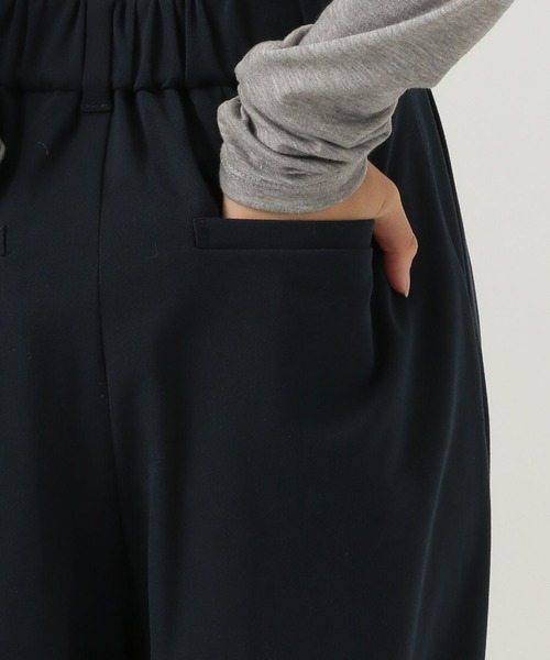 BAYFLOW（ベイフロー）の「【KARENさんコラボ】スラックス（スラックス・レディース・グレイッシュベージュ/ネイビー・SMALL/MEDIUM）」の5枚目の写真