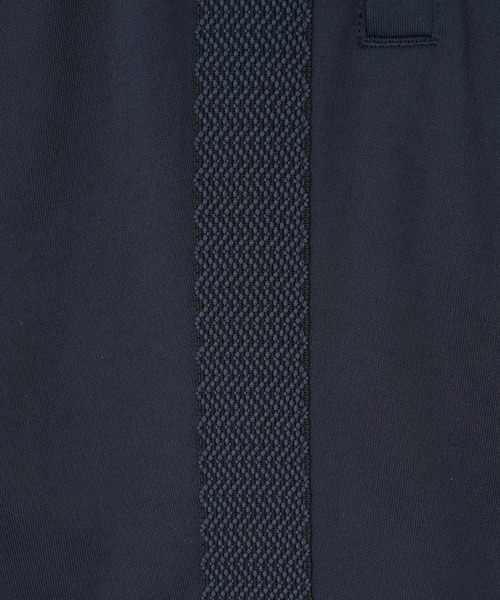 FRED PERRY(フレッドペリー)の「FRED PERRY TAPE DETAIL TRACK PANT T8522(その他パンツ・メンズ・ネイビー・L/M)」の5枚目の写真