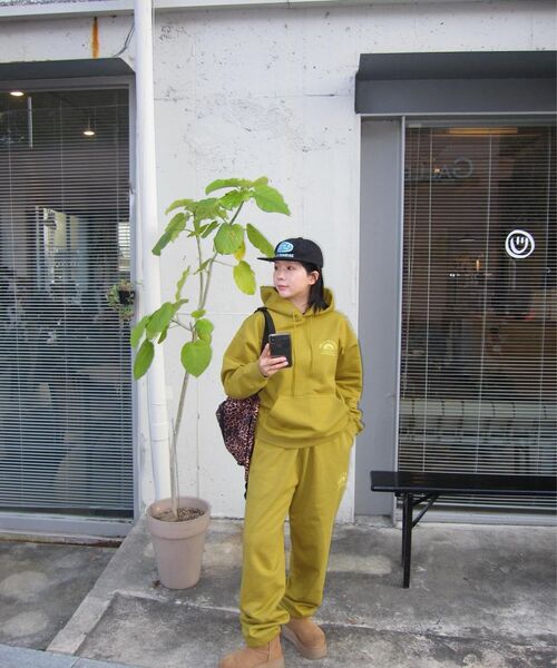 HELLO SUNRISE(ハローサンライズ)の「HS Logo Raglan Sweatshirt_Olive(スウェット・レディース・オリーブ・SMALL/MEDIUM/LARGE)」の3枚目の写真