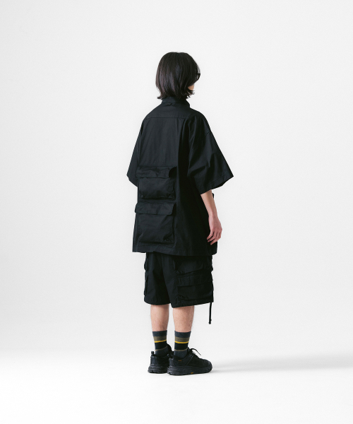 ANGLAN（アングラン）の「Slather Utility Pocket Half Shirt - Black（シャツ/ブラウス・メンズ・その他・ONE SIZE）」の6枚目の写真