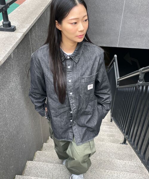 LMCの「OVERSIZED DENIM SHIRT Black(シャツ/ブラウス・レディース・その他・S/M/L)」の17枚目の写真