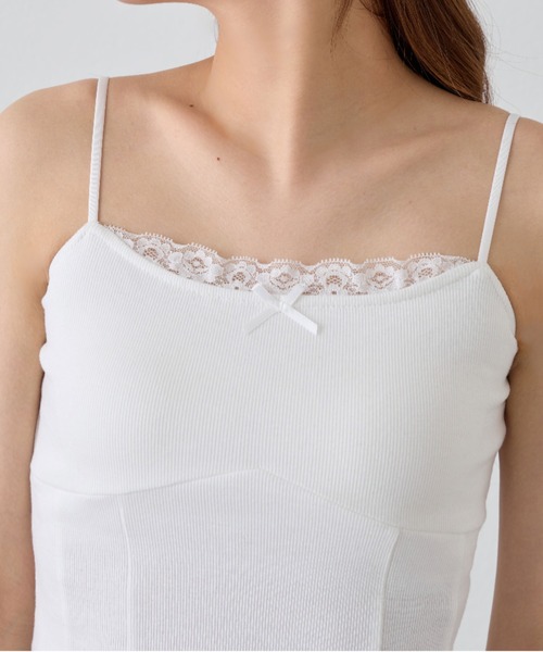 OLIVE des OLIVE(オリーブデオリーブ)の「裾レースキャミ(キャミソール・レディース・オフホワイト/ブラック/ピンク・FREE)」の7枚目の写真