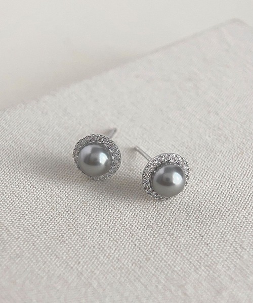 yu-ka（ユーカ）の「YU-KA:クラシックパールピアス Classic Pearl pierce（ピアス（両耳用）・レディース・グレー・FREE）」の3枚目の写真