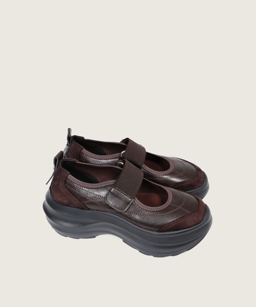 hiamu(ヒアム)の「【2色展開】ステッチポイント バンディングストラップ メリージェーン厚底スニーカー/2026 SS PLATFORM COLLECTION(バレエシューズ・レディース・ブラック/ブラウン・25.0cm/24.5cm/24.0cm/23.5cm/23.0cm)」の2枚目の写真