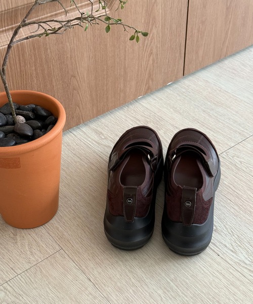 hiamu(ヒアム)の「【2色展開】ステッチポイント バンディングストラップ メリージェーン厚底スニーカー/2026 SS PLATFORM COLLECTION(バレエシューズ・レディース・ブラック/ブラウン・25.0cm/24.5cm/24.0cm/23.5cm/23.0cm)」の18枚目の写真