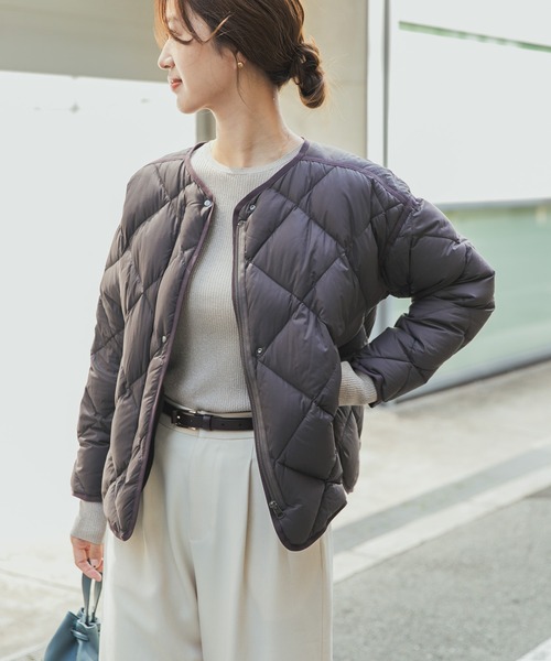 URBAN RESEARCH DOORS（アーバンリサーチドアーズ）の「ライトダウンキルトショートブルゾン（ダウンジャケット/コート・レディース・カーキ/アイボリー/チャコールグレー・MEDIUM）」の15枚目の写真